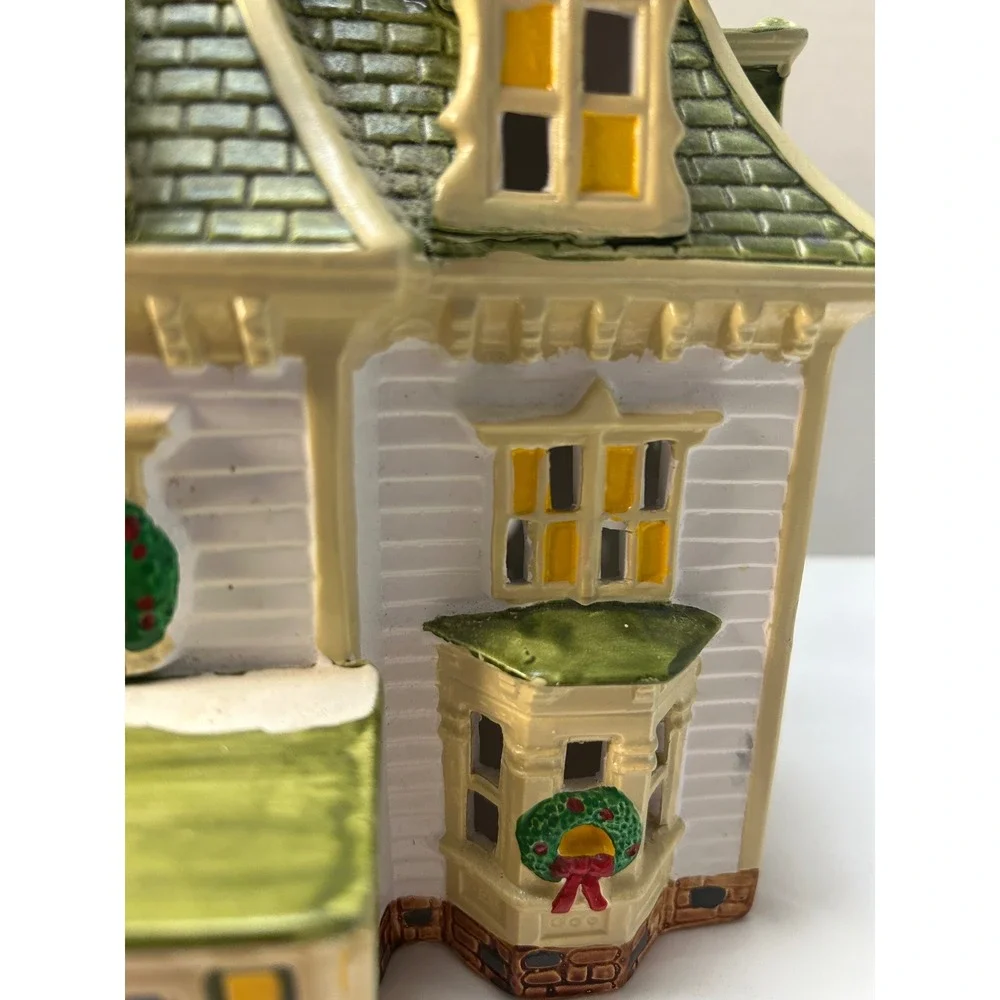 Department 56 Snow Village Maple Ridge Inn 1988 Christmas Building 5064-4